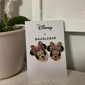 ✨BaubleBar Disney Minnie Earrings✨